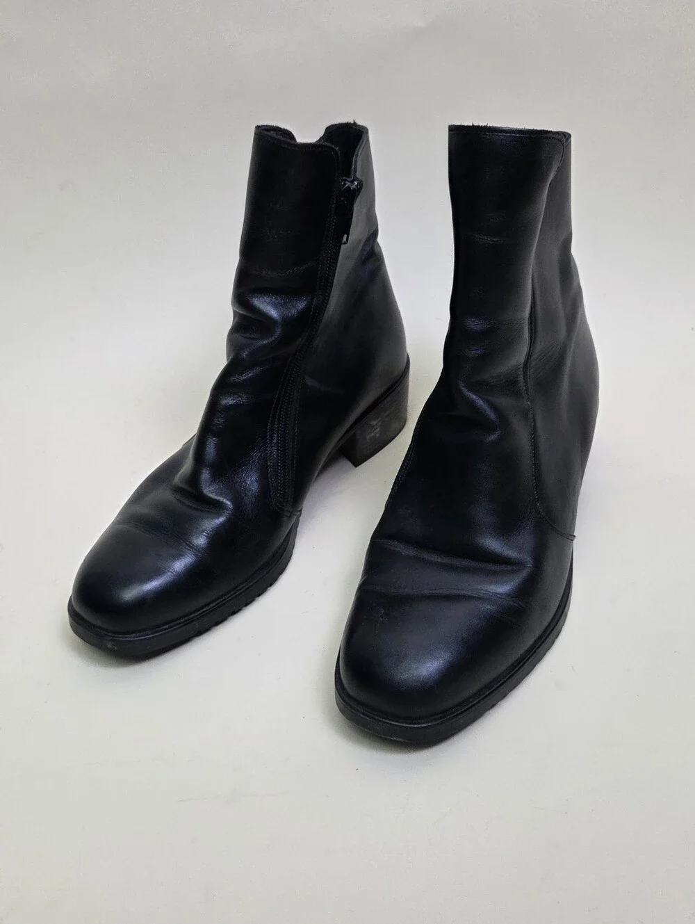 Munro Black Leather Ankle Boots Side Zip Size 8 Wide
